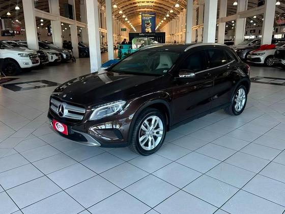 MERCEDES-BENZ GLA 200 1.6 CGI ADVANCE 16V TURBO FLEX 4P AUTOMÁTICO